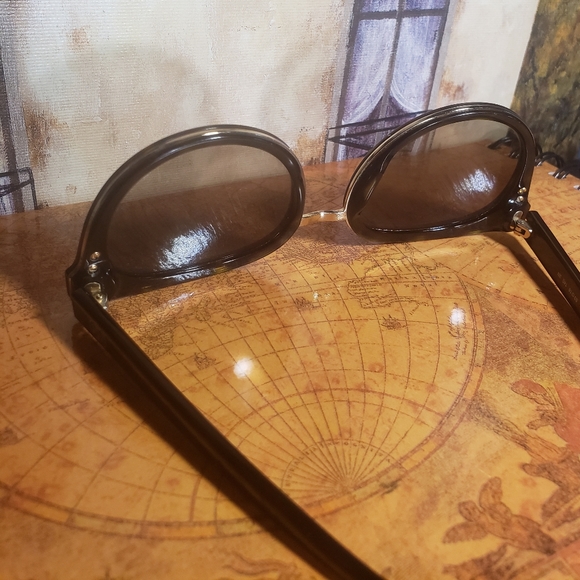 Tory Burch sunglasses with tory Burch case main image 6